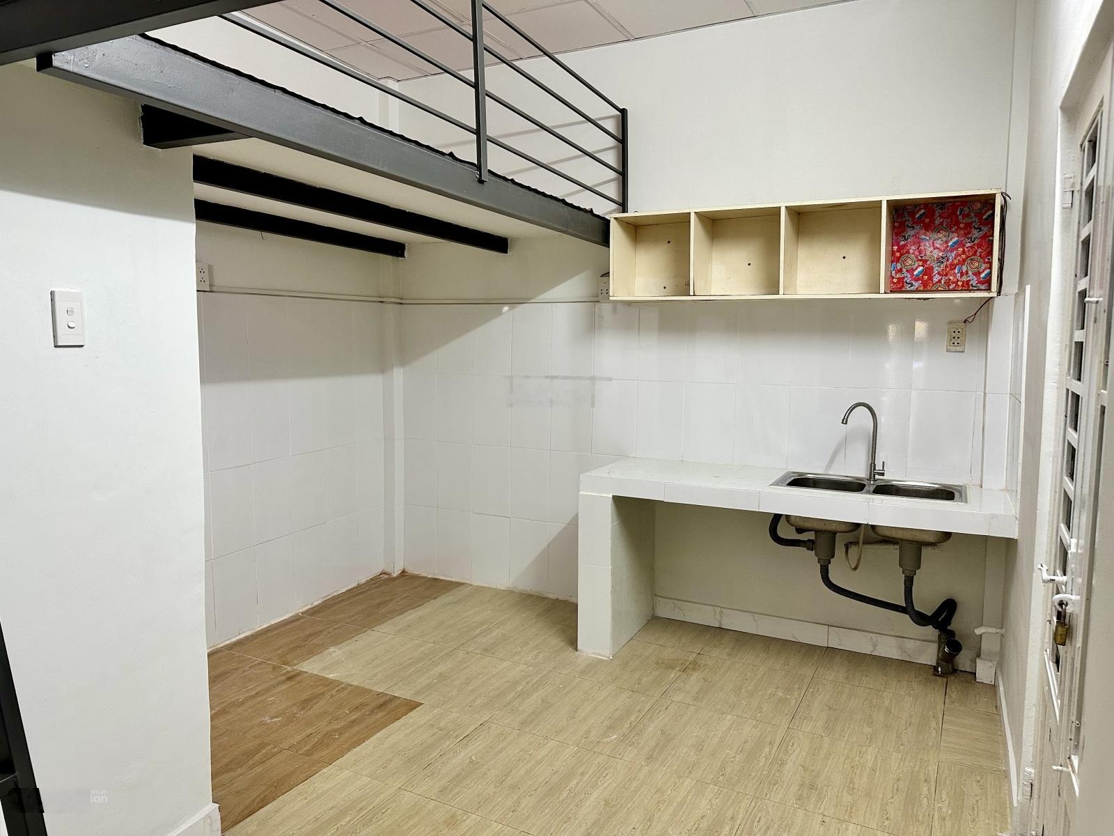 Cho thuê nhà nguyên căn 2 mặt tiền Đoàn Văn Bơ Q4, 4PN + 4WC