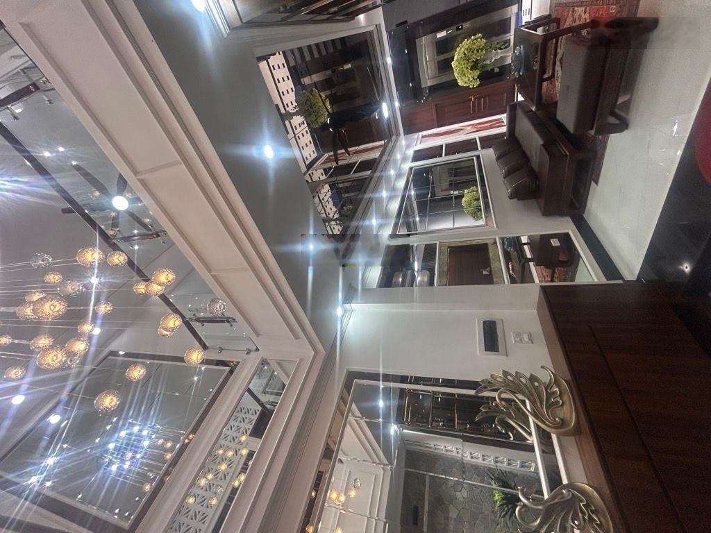 Ngọc Khánh - 6 tầng thang máy - 55m2 x MT4,6m. Giá 17,8 tỷ - kinh doanh