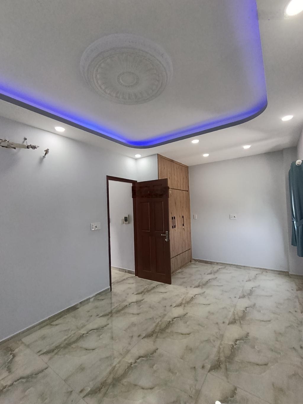 Xã Phú Xuân bán nhà đẹp, 4 tầng, nở hậu nhẹ tài lộc, DT 58.2m2, hẻm 4m xe hơi tới nhà, giá 5,3 tỷ