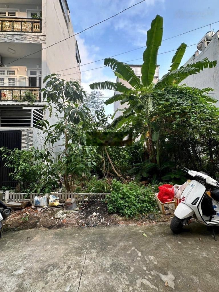 Đất hẻm 6m, đường Lê Văn Lương, 6.5m x 13m, 80m2, ô tô 7 chỗ tới đất, hơn 4 tỷ