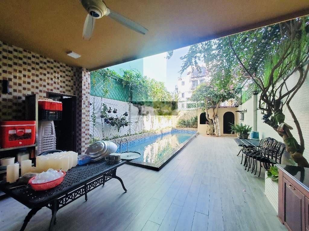 Bán biệt thự trung tâm Bình Thạnh siêu đẹp, 310m2 đất, Gara ô tô để 10 xe máy 3 ô tô