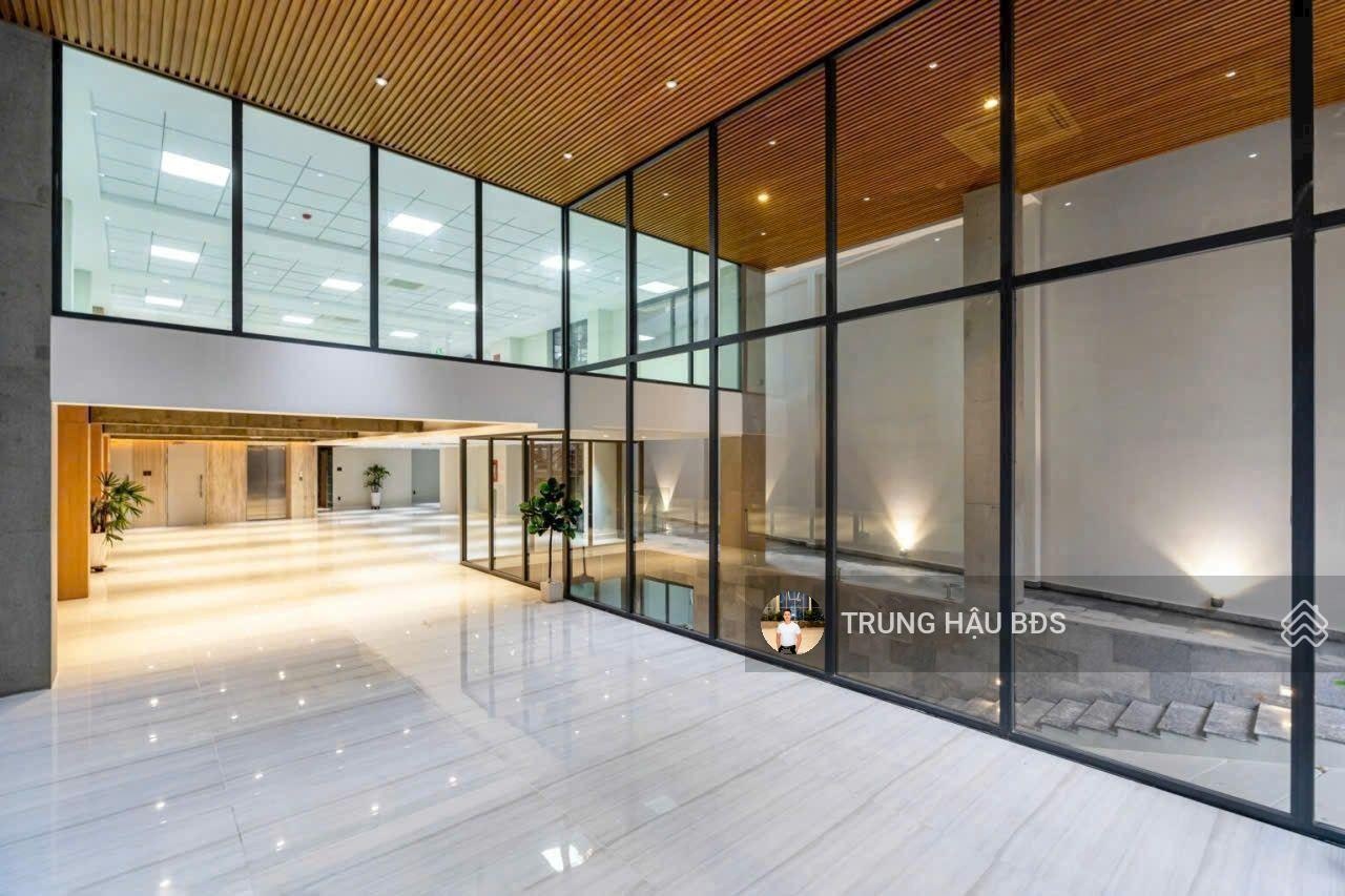 Bán Tòa Nhà MT Sân Bay Tân Sơn Nhất - DT 2.000m2 Sàn - Hầm - 7 Tầng - HĐT 360 Triệu - Giá 100 Tỷ