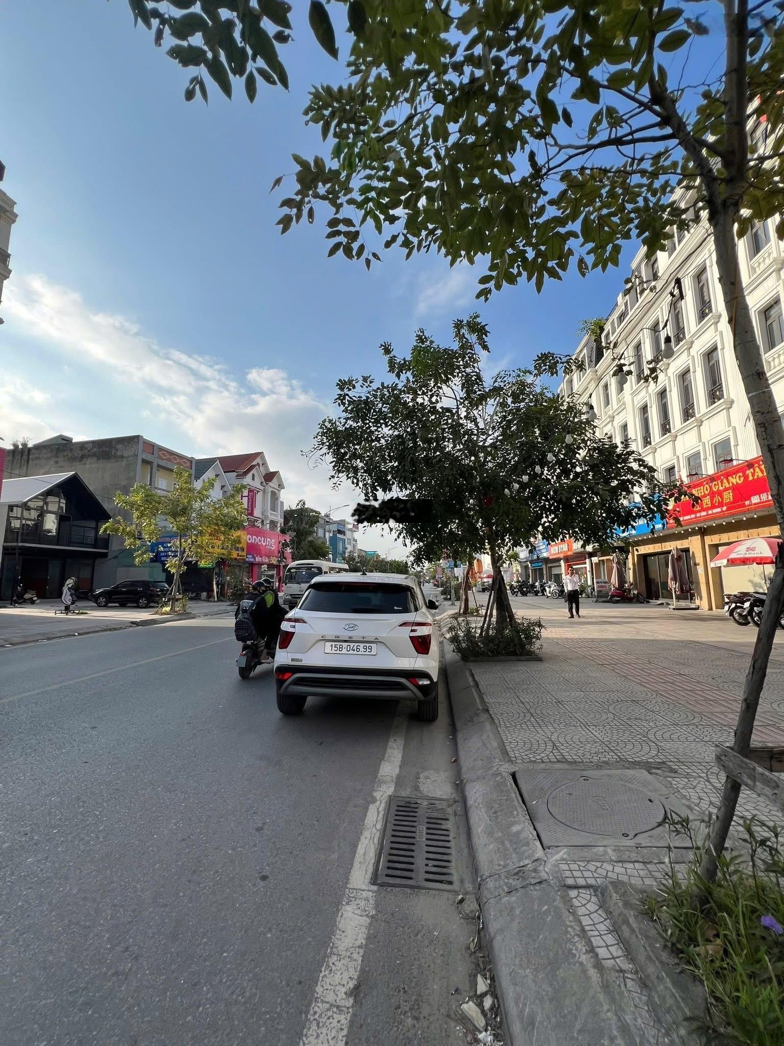 Hàng VIP bán đất tặng nhà cấp 4 mặt đường Máng Nước đối diện dãy shophouse Hoàng Huy, An Đồng