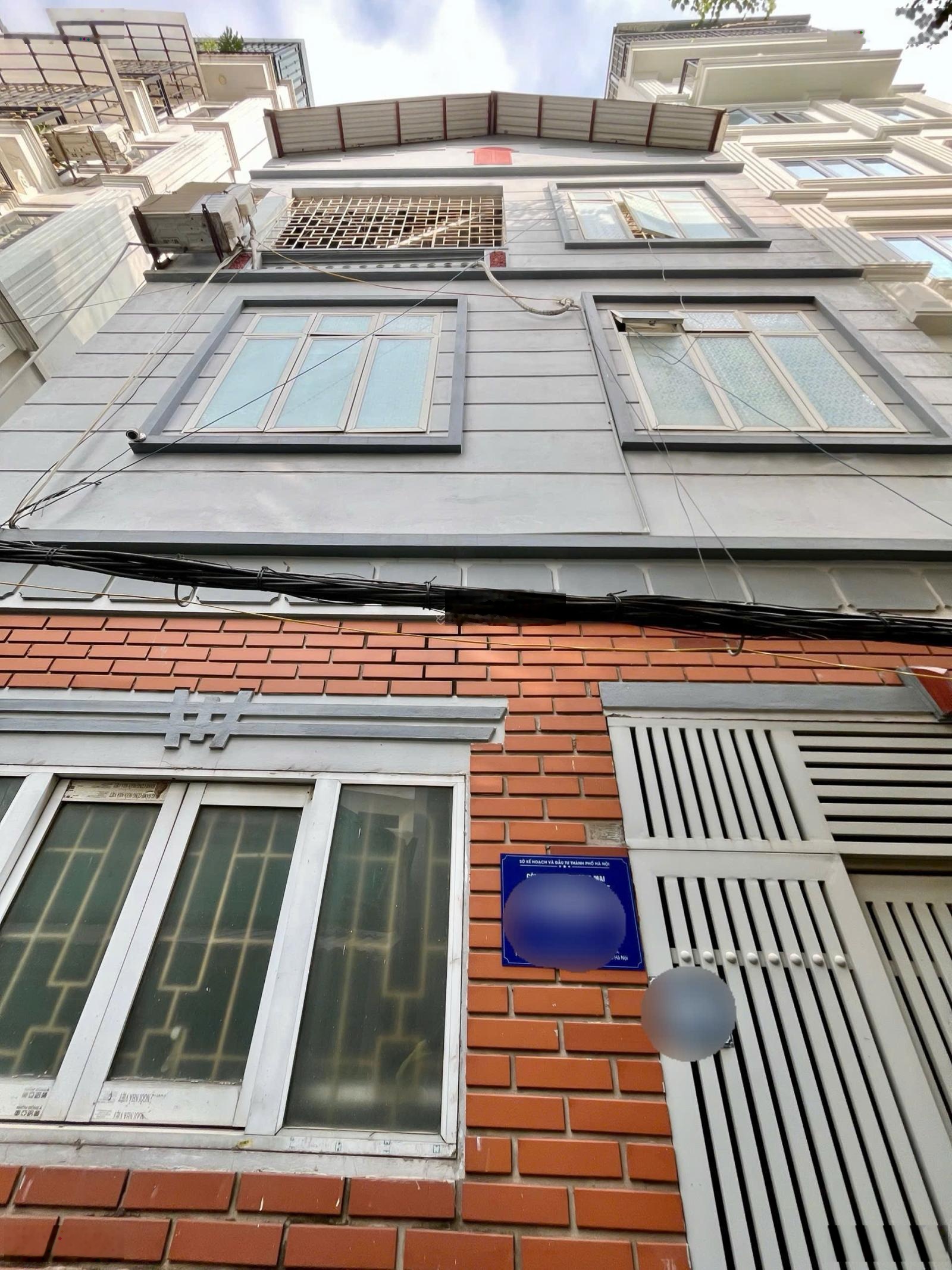 Bán Nhà Ở, phố Hồ Tùng Mậu - VF3 đỗ cửa - Lô góc thoáng sáng - View triệu đô.