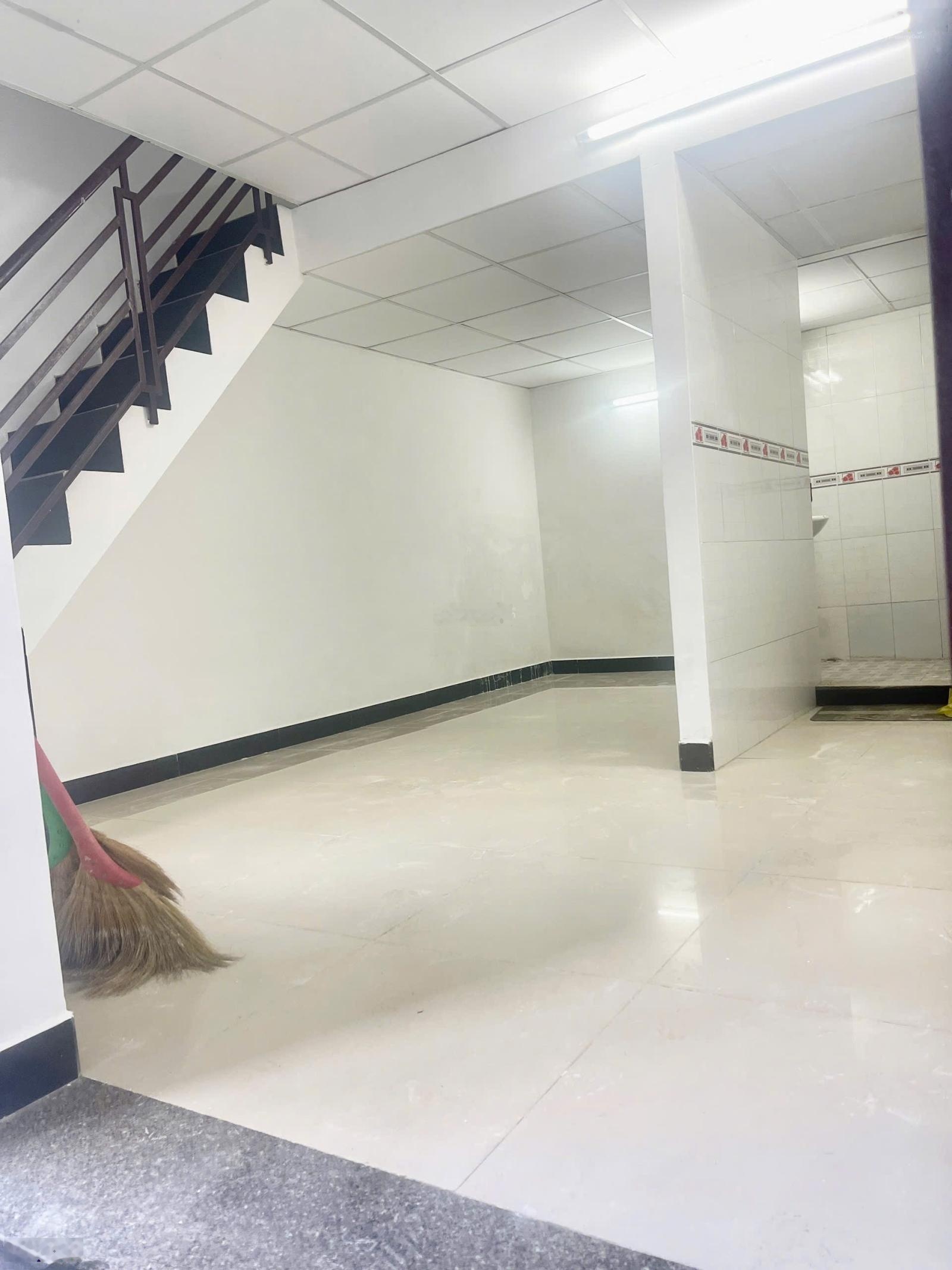 Hàng hiếm trung tâm nhà Lộc Thọ giá tốt chỉ 2,15 tỷ