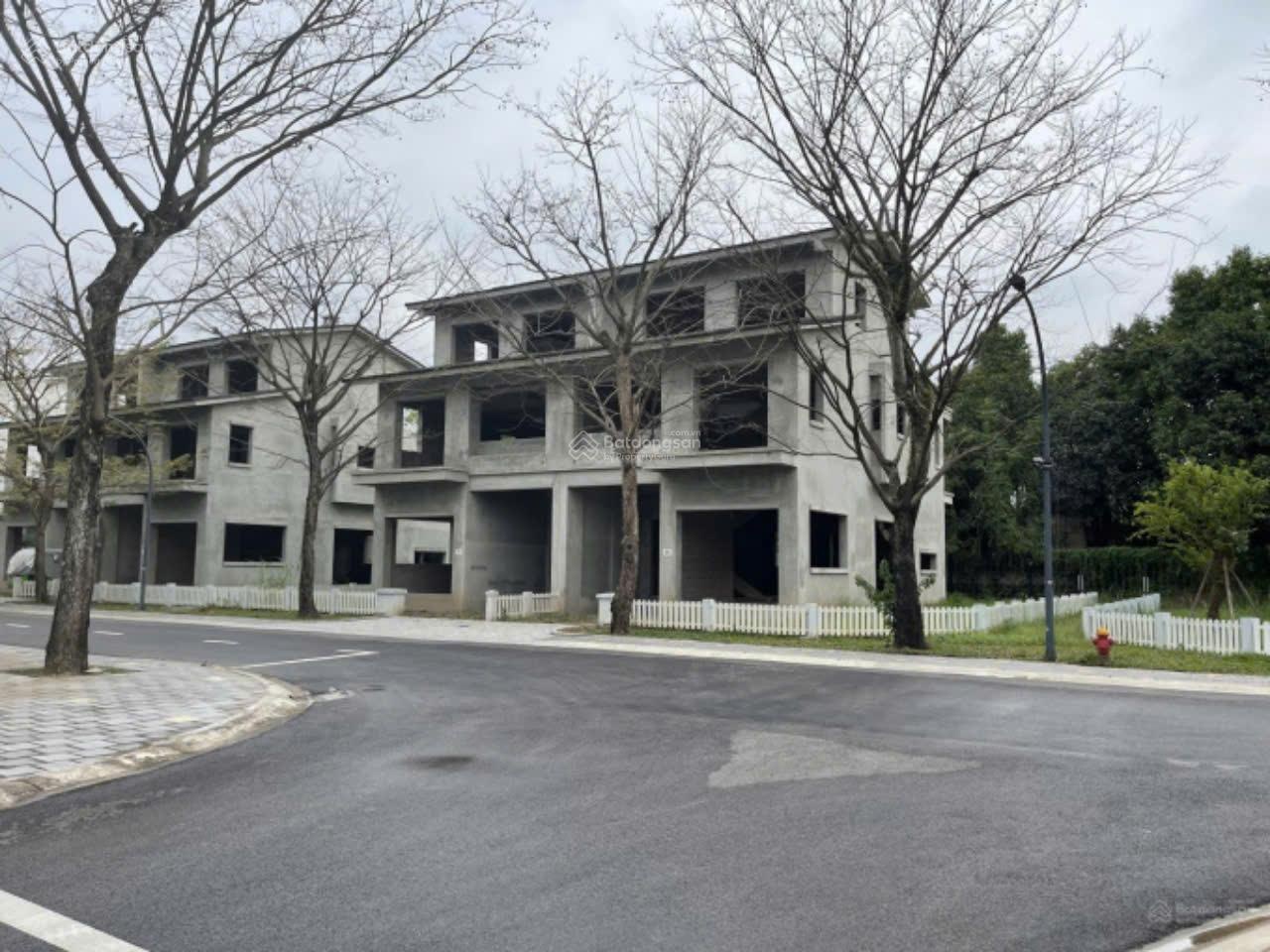 Bán biệt thự Song lập Ecopark - Sân vườn Rộng giá chỉ 17x Triệu/m2 lh 0981152882