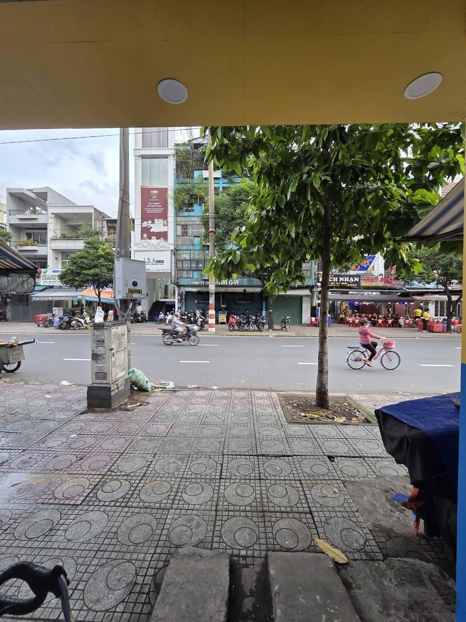 Cho thuê MBKD Mặt tiền Hùng Vương,P2,Q10, dtsd 100m2, lối đi riêng,wc riêng giá 24tr/tháng.