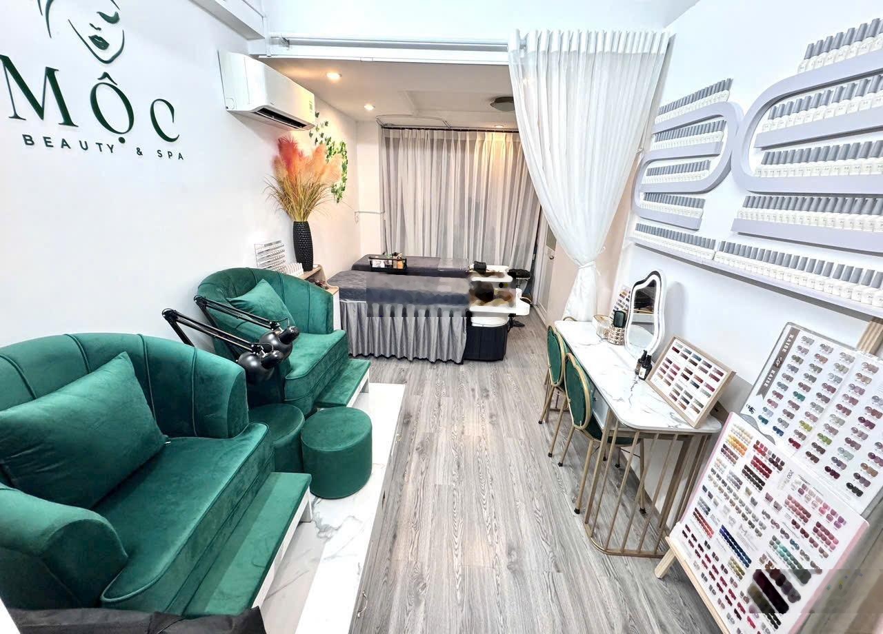 Sang lại mặt bằng làm nails, gội đầu dưỡng sinh - khách đông, đầy đủ tất cả - vào làm được ngay