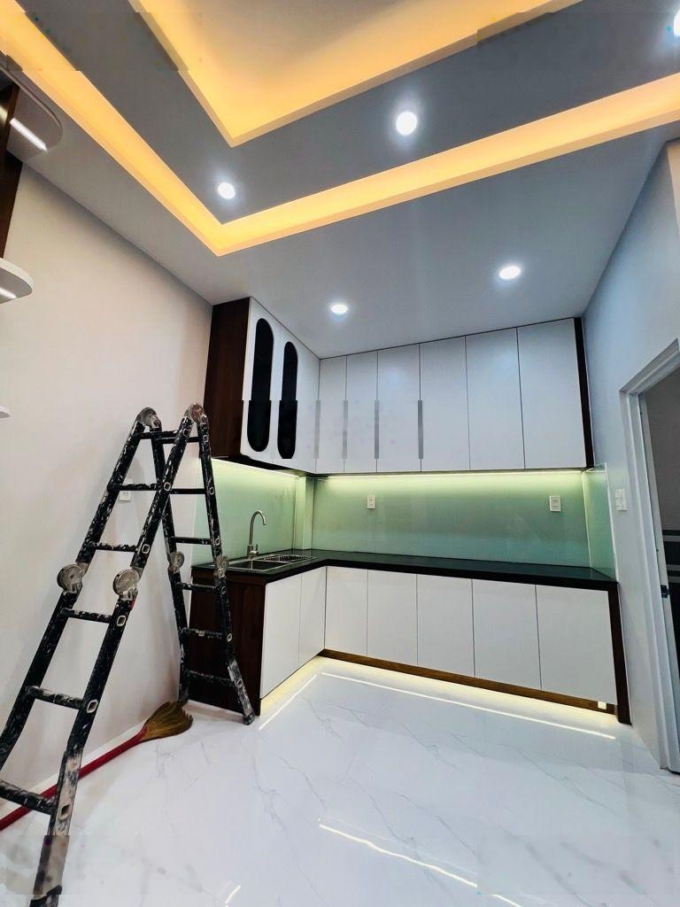 Quận 7 3 tỷ 790 | nhà 2 tầng lô góc | full nội thất | gần kcx tân thuận