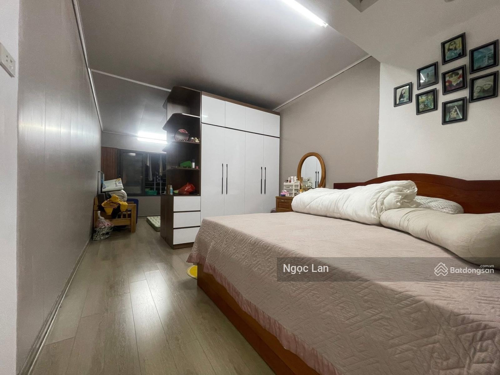 Phố víp ,tập thể B16 Kim Liên 80 m sổ đỏ Đống Đa , Lương đình Của , Phạm ngọc Thạch ban công thoáng