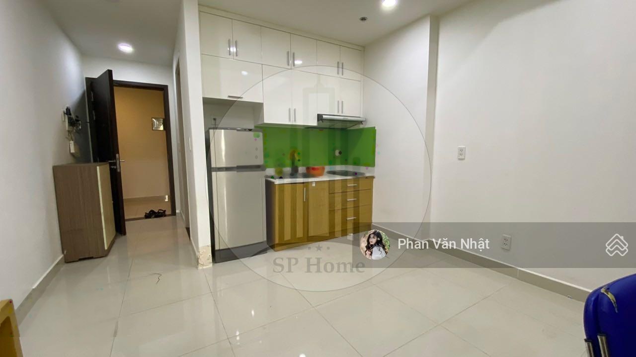 CH 1PN giá 10tr 40m2 Sunrise City, nhà trống, nội thất chỉ có rèm, máy lạnh