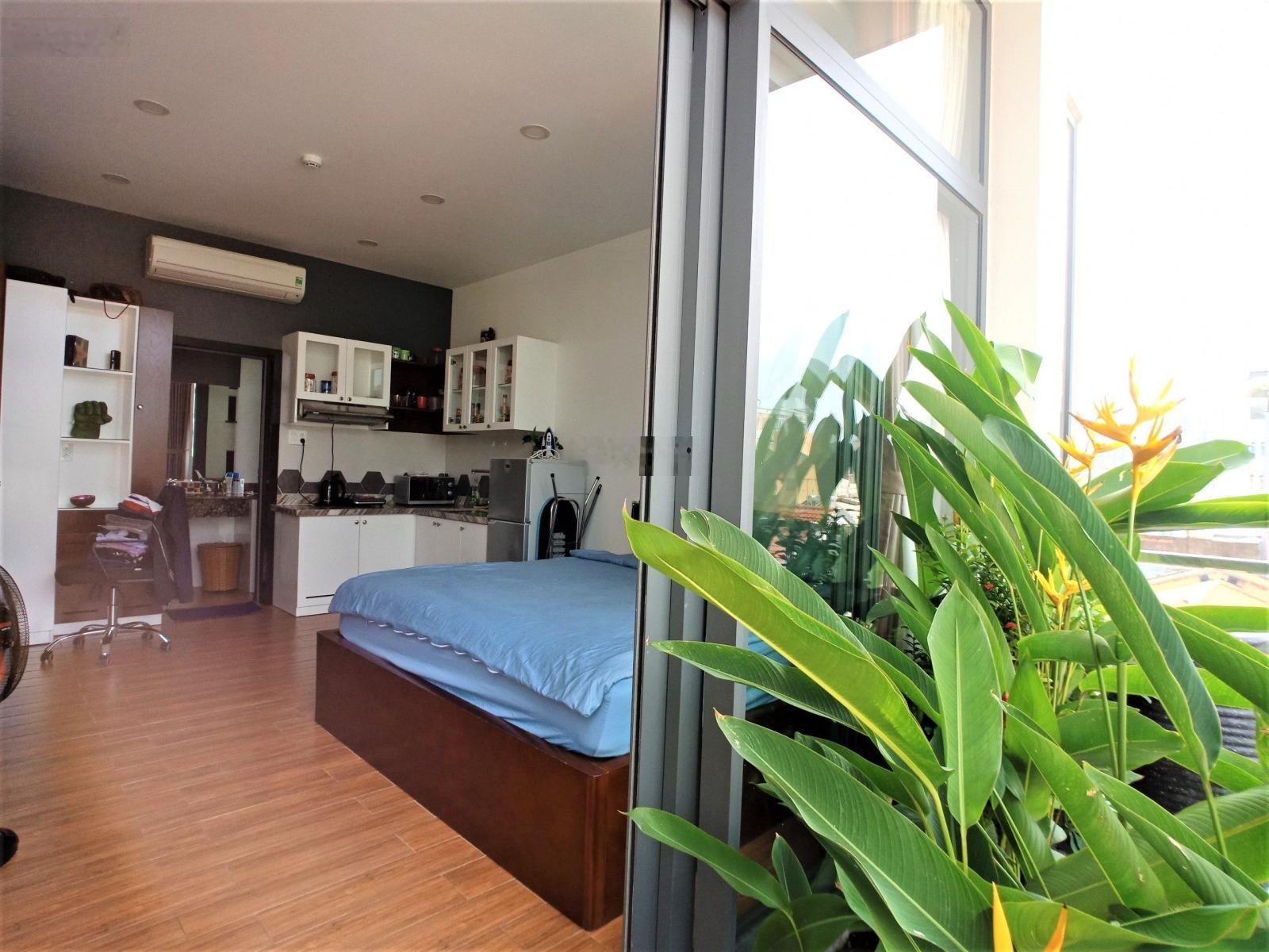 Cho thuê phòng có nội thất ban công cửa sổ lớn ngay công viên 23/9 Quận 1