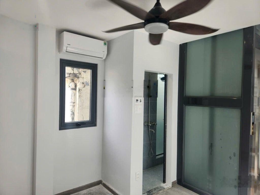 Siêu hot Nhà Mới 1 trệt 2 Lầu Tầng 2PN,3WC - Thang Máy, HXH Chu Văn An, Giá 3.98 T