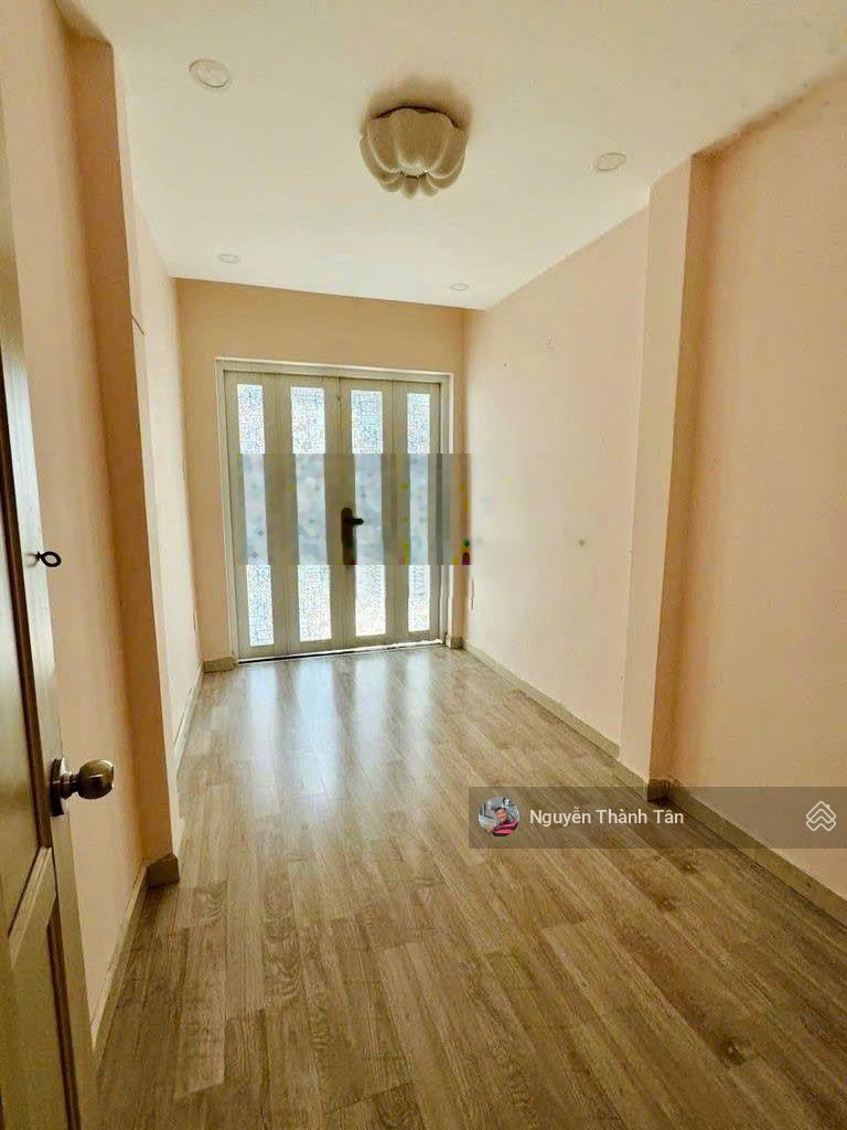 Cho thuê 3 phòng ngủ chỉ 10tr/tháng sát Cô Giang