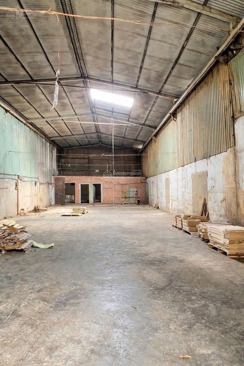 B.ÁN NHÀ XƯỞNG P. HỐ NAI,ĐỒNG NAI GIÁ CHỈ HƠN 2TỶ CÒN BỚT DT: 10x30m Sổ riêng Đường xe công, 3 pha