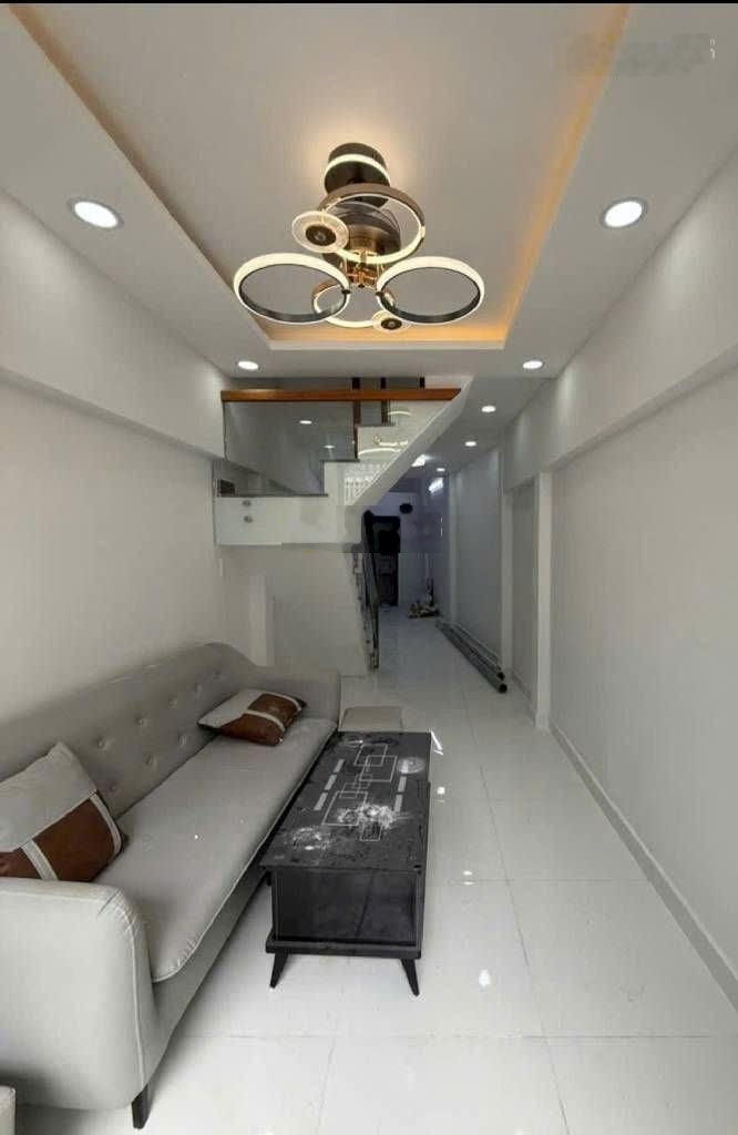 Bán Nhà _ Quận 8 _ Đừơng Bình Đông _ Dt 28m² _2Tầng _zá 3x200