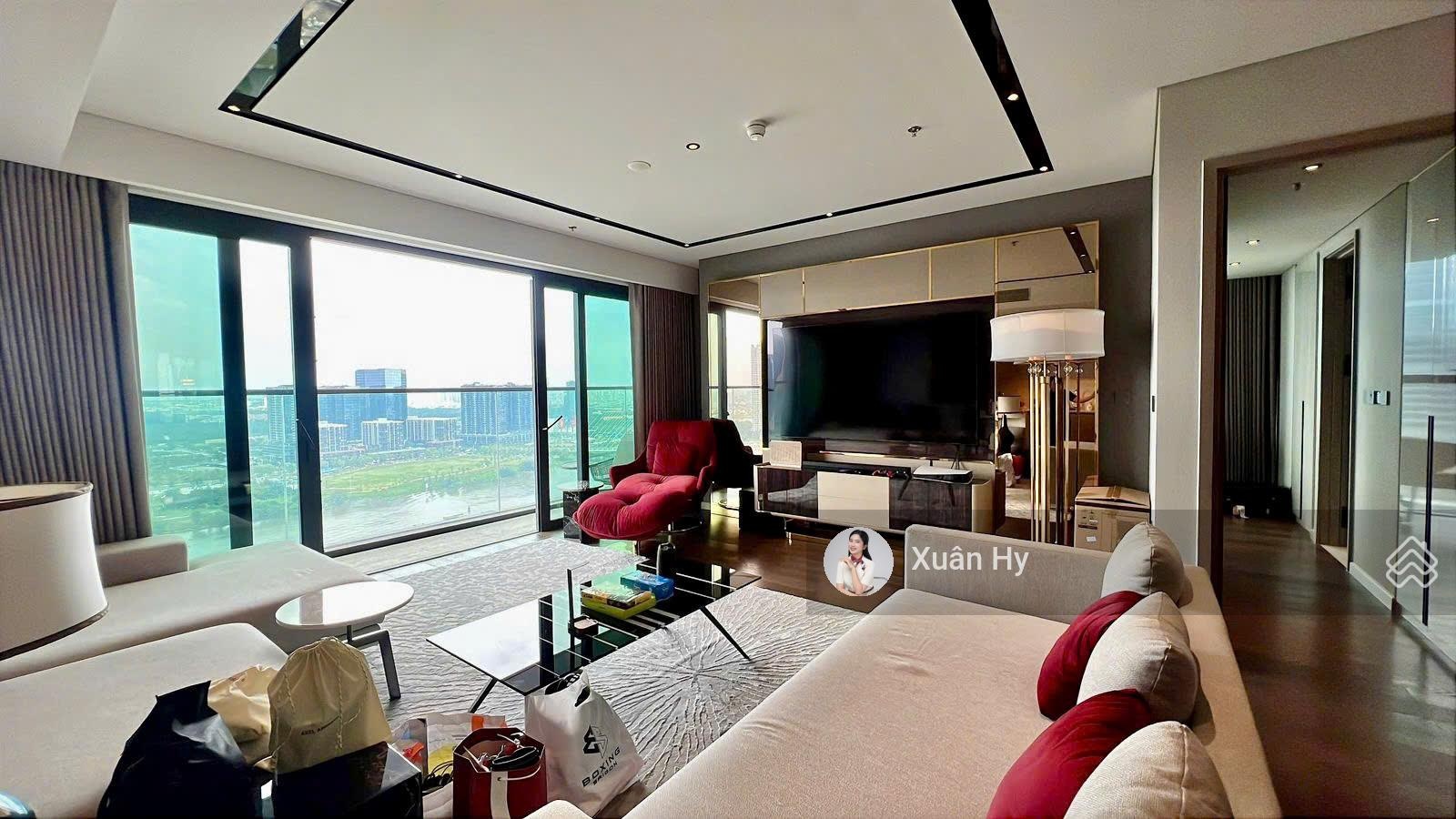 Bán "Hoa hậu" Grand Marina (Tòa Lake), Trục 02, 3PN 150m2, đã có sổ, view sông trực diện