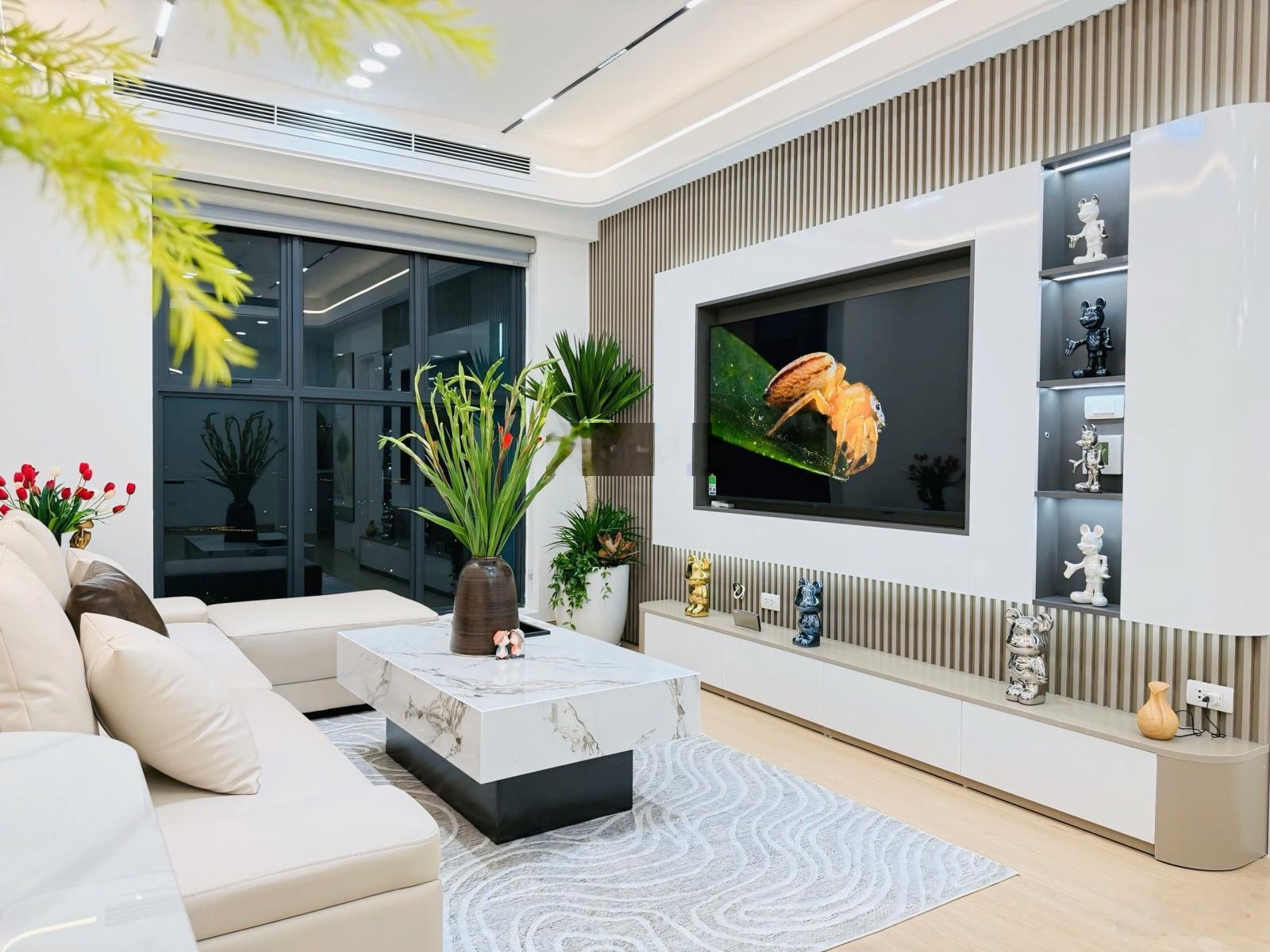 Bán căn 3 phòng ngủ, Vinhomes Metropolis Liễu Giai, Ba Đình. Có slot ô tô. Giá tốt