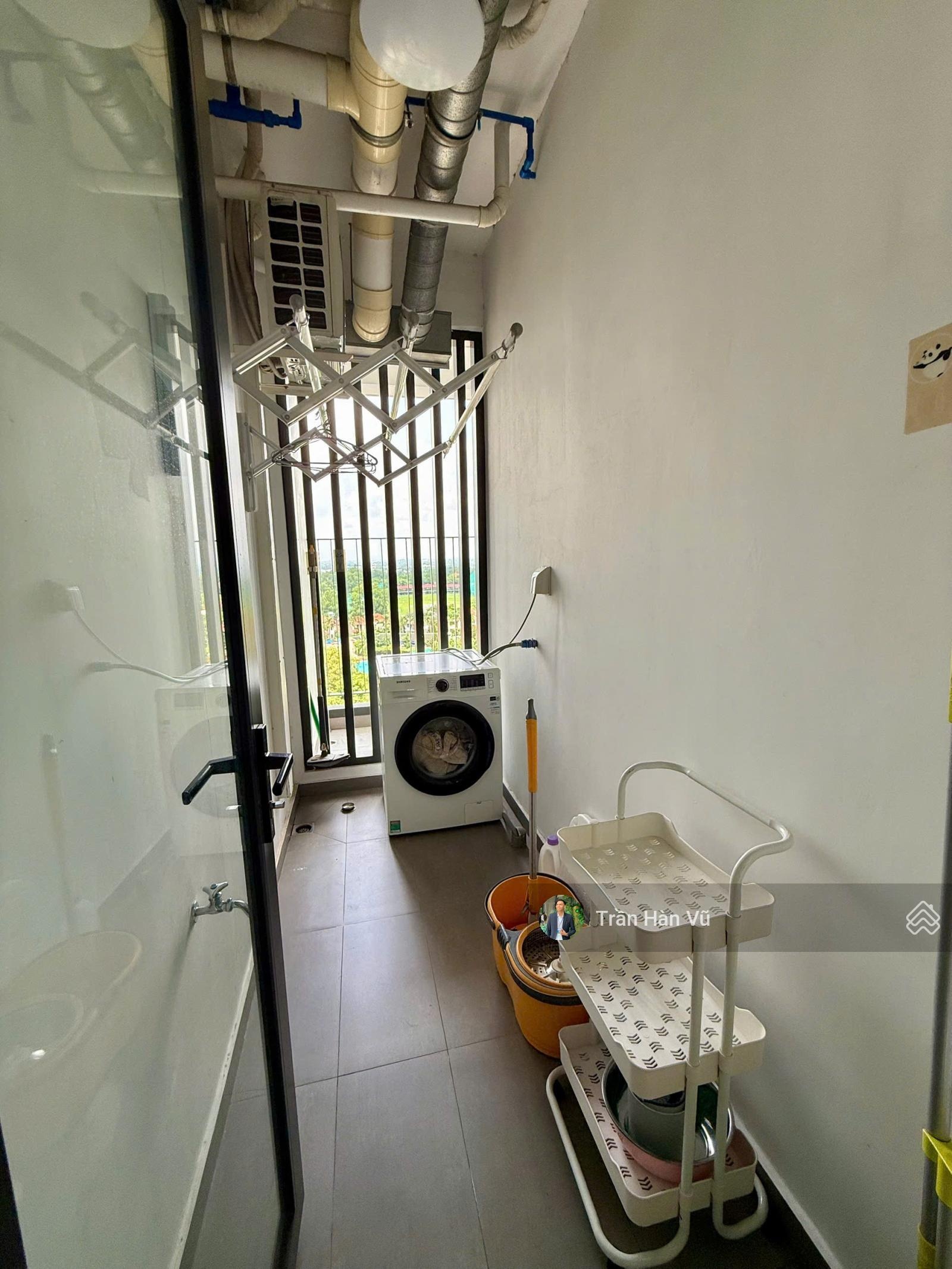 Chính chủ bán nhanh căn hộ 2pn góc full nội thất giá cạnh tranh CC The Emerald Golf View