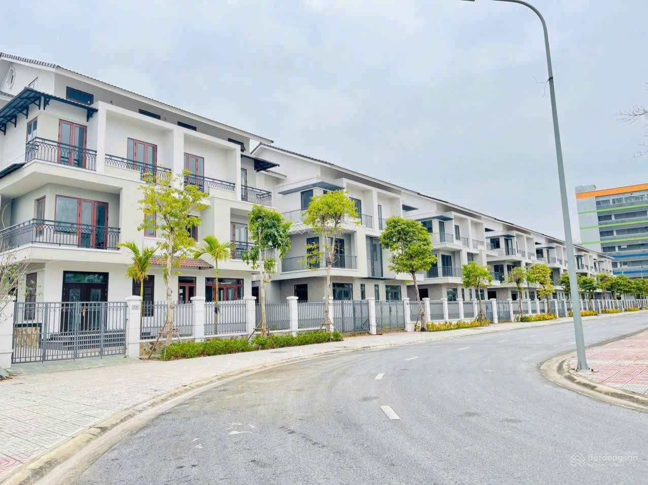 Hàng Villa ngoại giao DT: 225 chiết khấu lên tới 10%, hỗ trợ 24 tháng không lãi suất. căn áp góc.