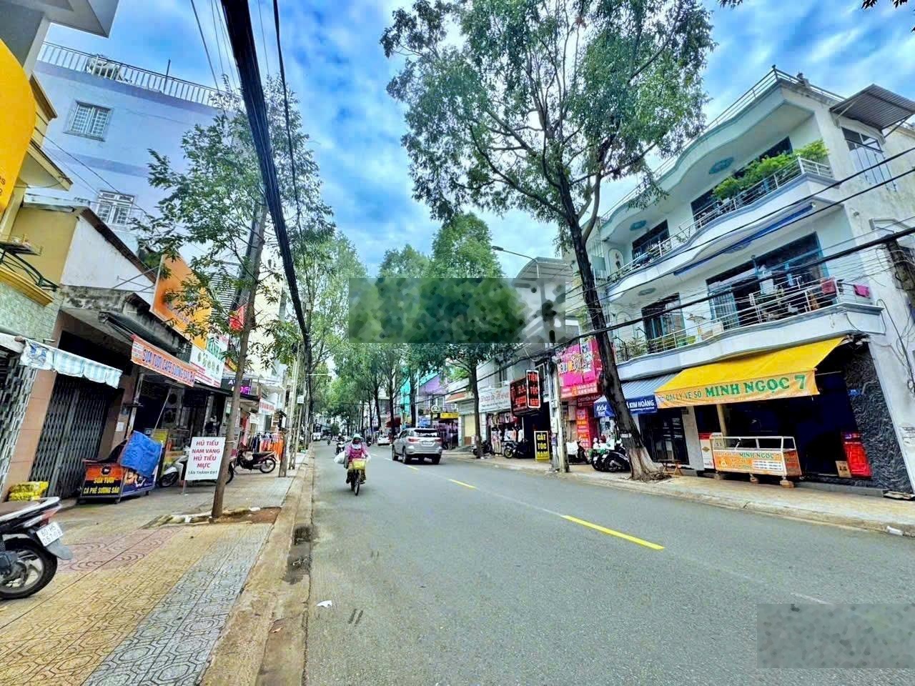 Mặt tiền đường PHAN ĐINH PHÙNG- P.TRUNG DŨNG - VỊ TRÍ ĐẸP góc 2 mặt tiền,gần ngã Ba Thành.