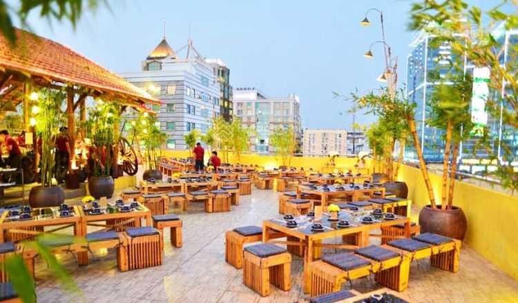 Cho thuê nhà mặt tiền đường Trần Đình Xu, Quận 1. DT: 16x30m. Trệt lầu. DTSD: 960m2