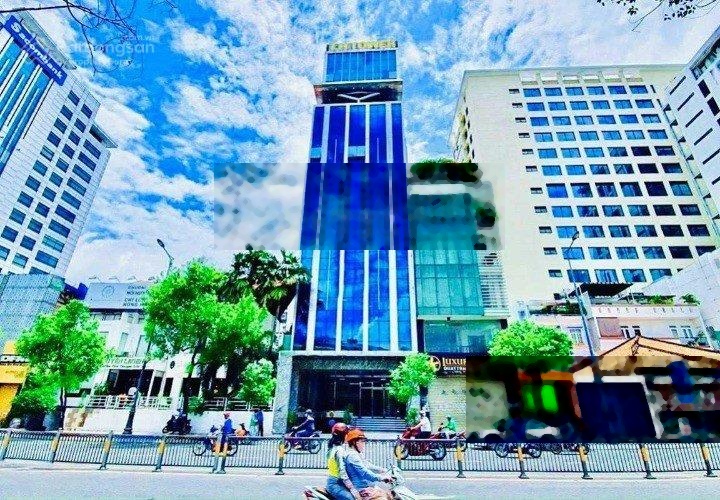 Cho thuê nhà mặt tiền Đường Nam Kỳ Khởi Nghĩa, Quận 3. DT: 20x32m. 2 Hầm Trệt 12 Lầu. DTSD: 8.500m2