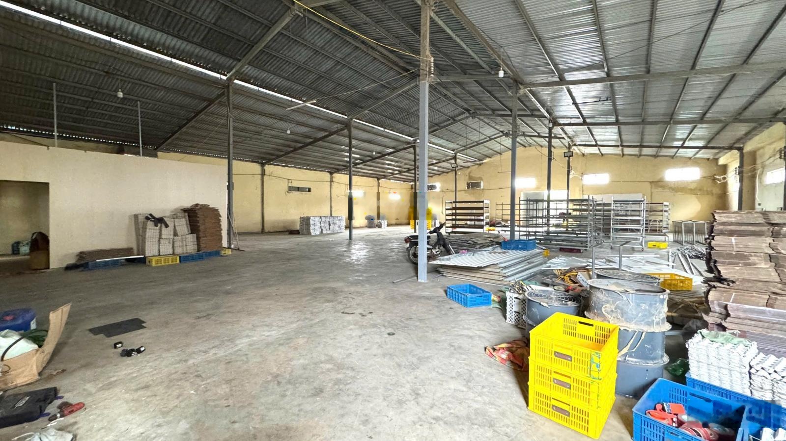Cho thuê kho 800m2, sân bãi rộng, mặt tiền ql14 Buôn Ma Thuột