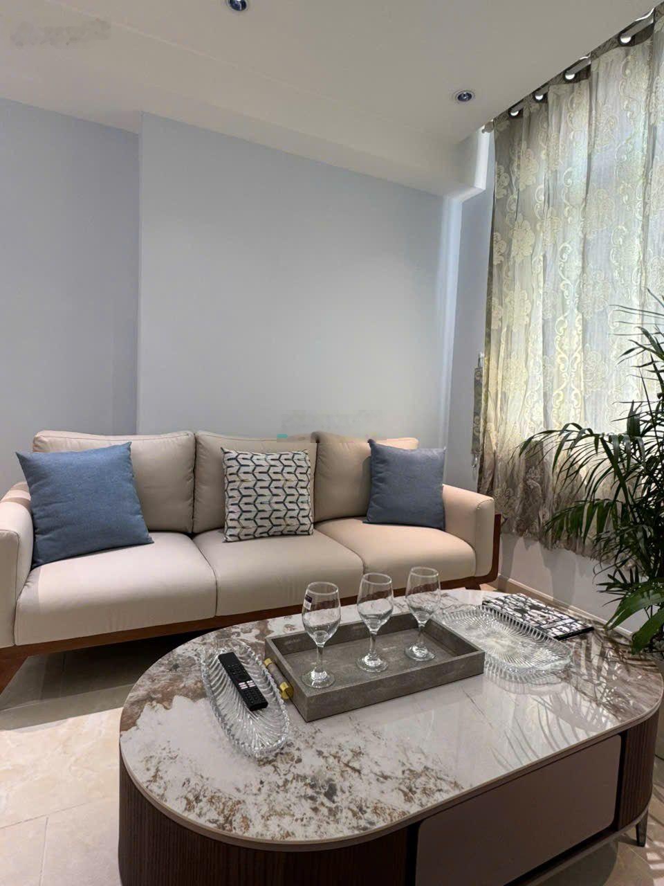 CHCC Golden Mansion cần cho thuê 2PN (119 Phổ Quang, P2, Q Tân Bình). Gọi ngay em: 0935204666