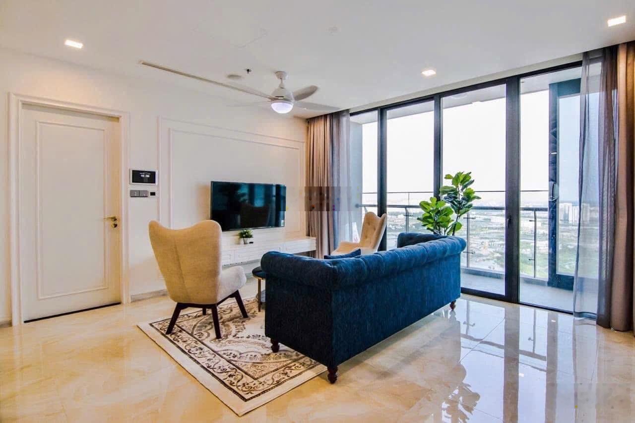 Cho thuê gấp CH 3PN, 2WC, 118m2 giá ưu đãi tại Vinhomes Golden River Ba Son, Q1, HCM