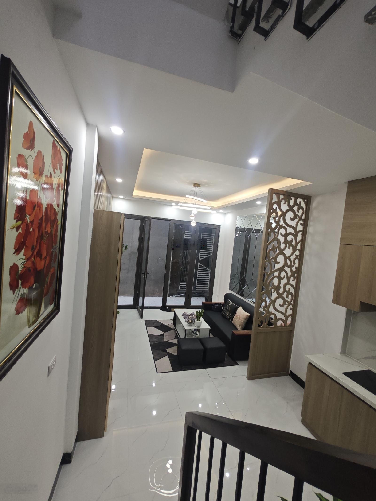 Nguyễn Văn Lộc 1 nhà ra ô tô tránh. Nhà mới 5 tầng ở luôn. Giá 7 tỷ hơn. LH 09893882460989388246