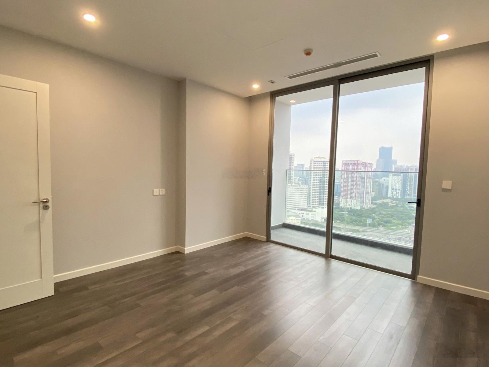 Hot! Cho thuê chung cư Sunshine Center - Phạm Hùng. 160m2, 4 ngủ, đồ cơ bản. 25 triệu. 0971337866