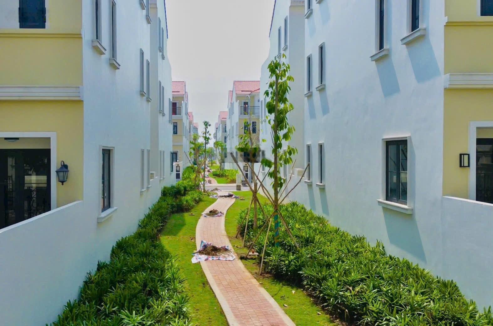 Bán Nhà mặt phố tại Aqua City, 7,4 tỷ, 216m2, giá ưu đãi