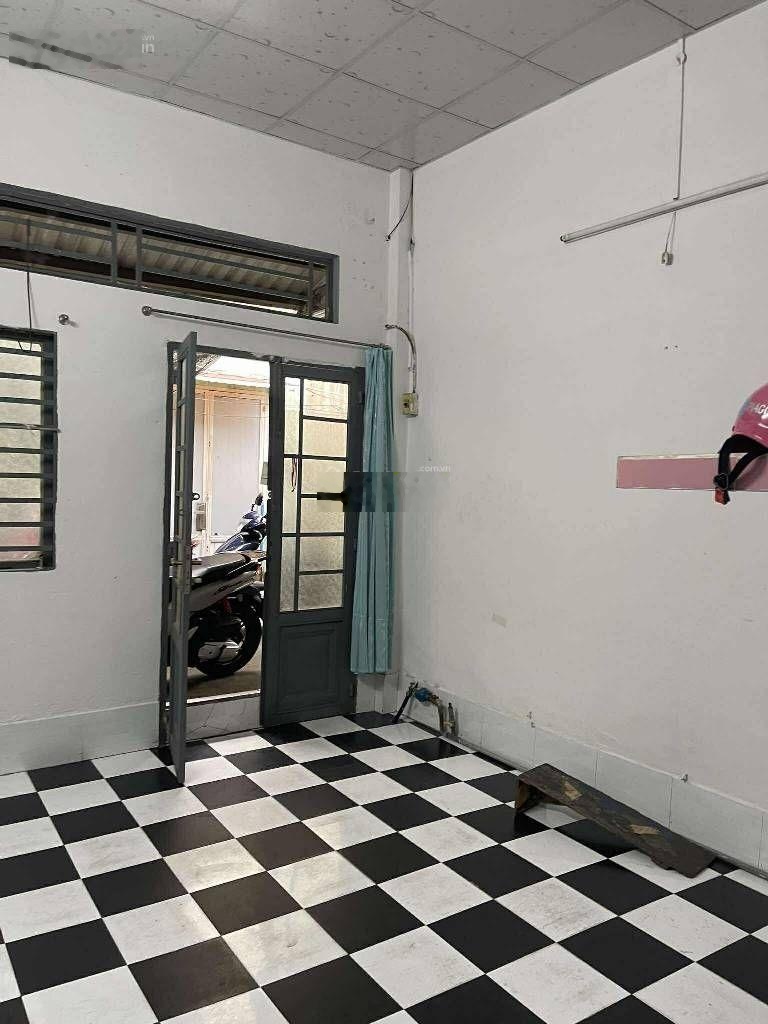 Bán nhà đừong Bình Đông 61m2 , Shr, Hoàn Công Đủ , Nhỉnh 3 Tỷ 4 Đường Bình Đông , Quận 8 DT : 61m²