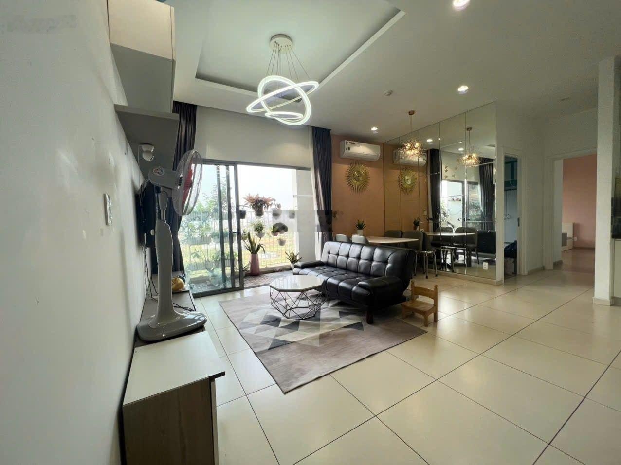 Mình cần Cho thuê nhanh CC Hausneo, 11 triệu, 80m2, căn góc 2PN, 2WC, Q9, HCM