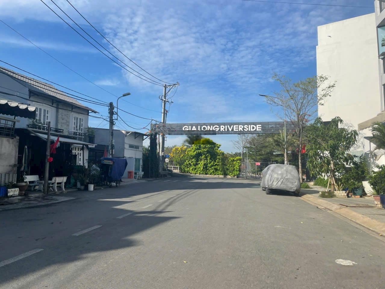 Bán gấp lô đất MT đường 16m view sông tại KDC Gia Long Phước Kiển 5 x 18,6 sổ hồng riêng 8 tỷ