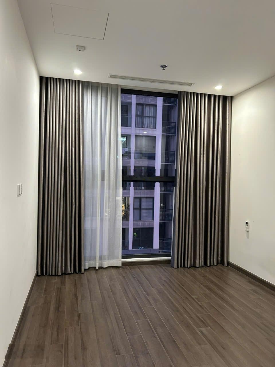 Cần cho thuê căn hộ Symphony, 65m2 2PN2WC giá 12tr. LH 0967341626