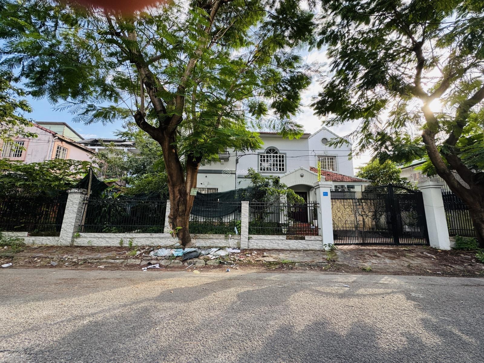 Hàng hiếm giá rẻ BT Nguyễn Oanh, P17, GV, DT 12.9x17m, CN 212 giá 19.9 tỷ đường trước nhà 16m