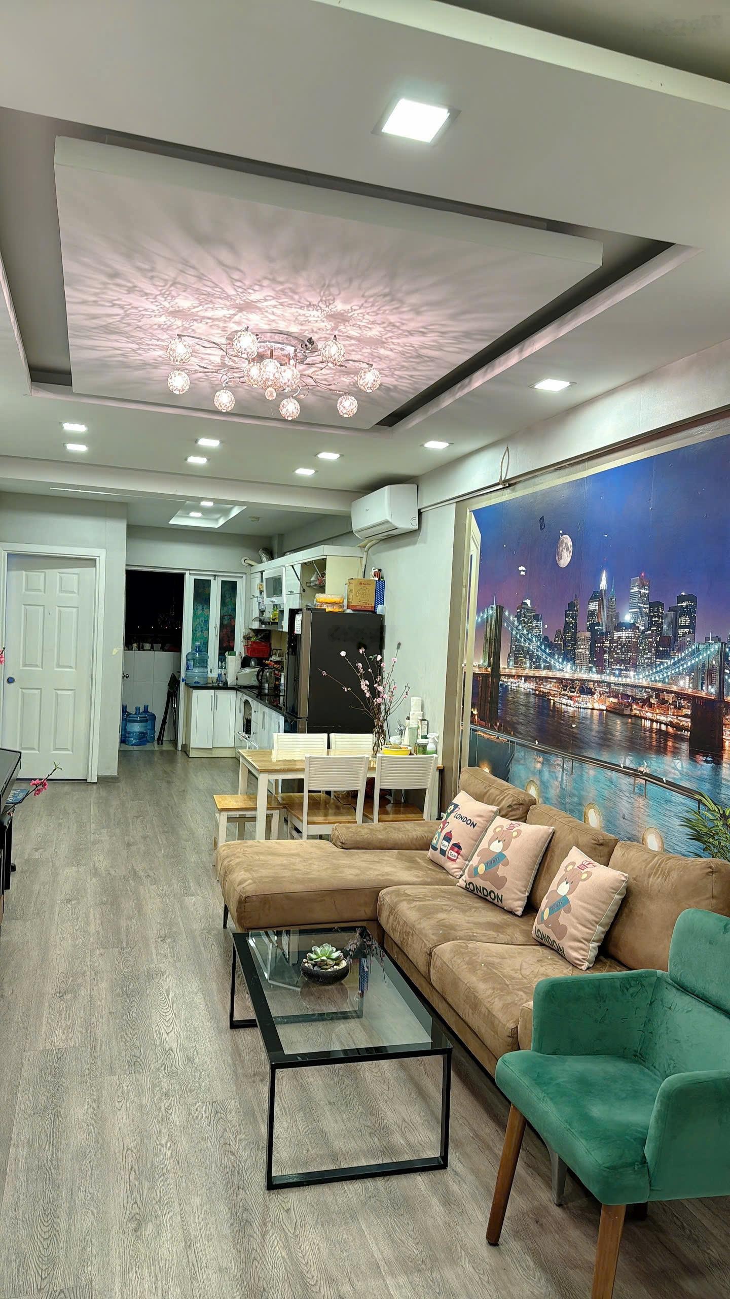 Bán căn hộ KDT Sài Đồng, 69m2 2PN1WC full đồ giá chỉ 4.2 tỷ. LH 0967341626