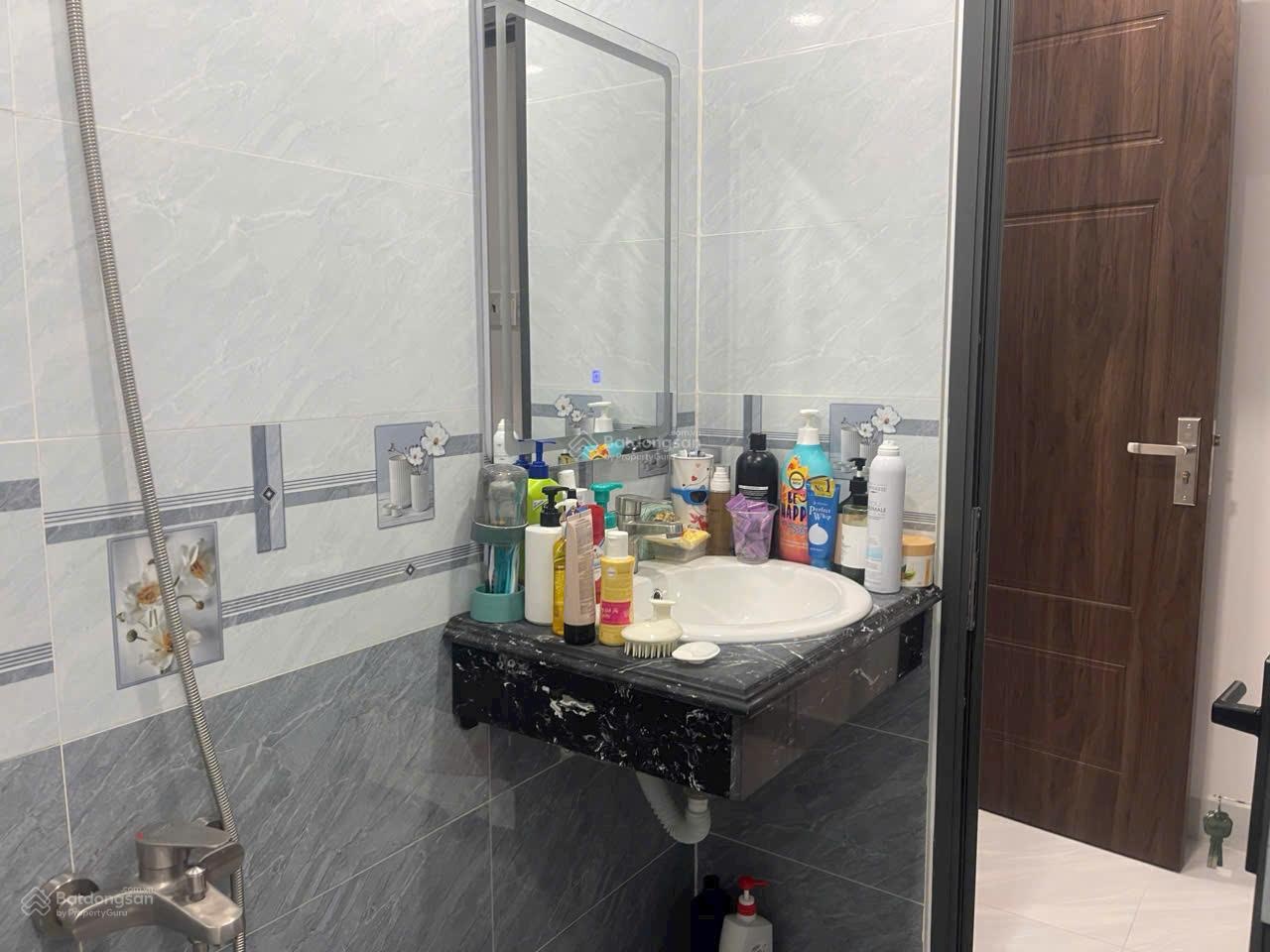 Bán Nhà Hẻm 3.5m Nguyễn Đình Chiểu, P.2, Q.3 Diện Tích: 3.5m x10m (35m2) 5 tầng Giá Bán : 8.5 Tỷ