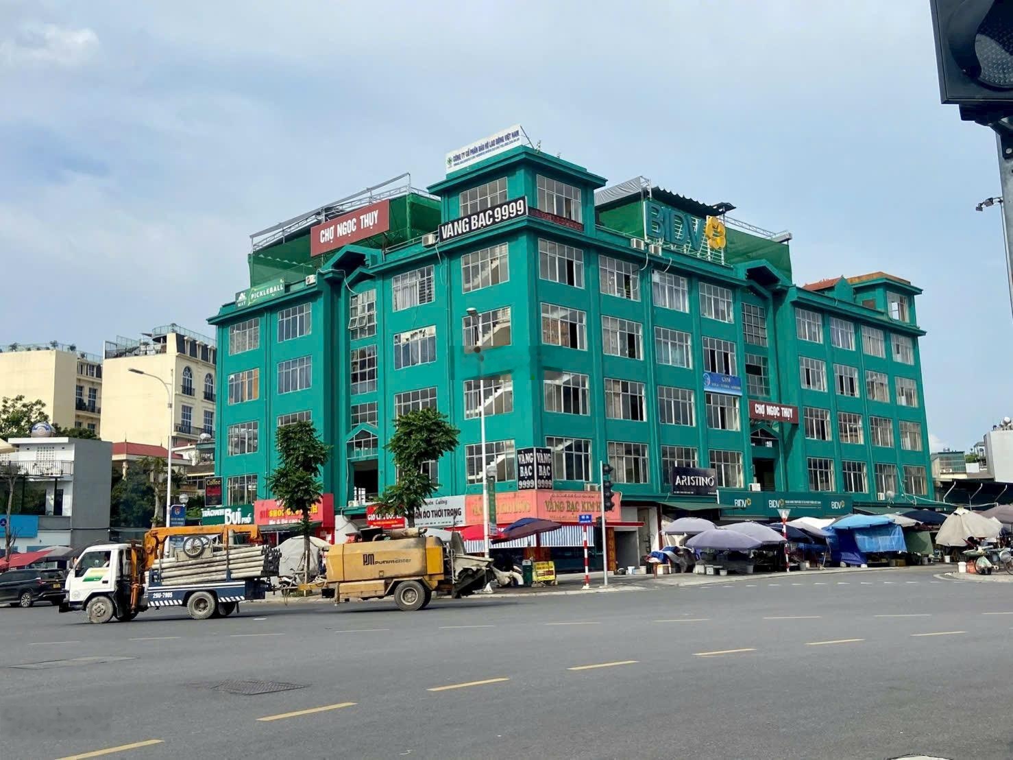 Bán mảnh đất đường Ngọc Thuỵ, 2 ô tô tránh, kinh doanh, văn phòng 356m2, 3 mặt thoáng. 0962015528