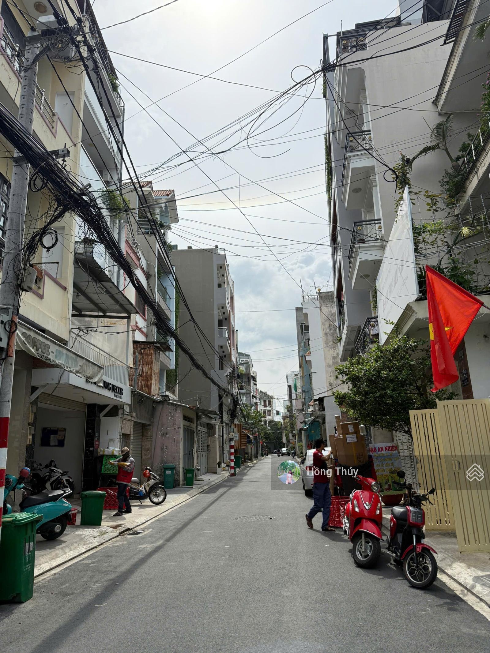 (Hot) Bán nhà hxh Cộng Hòa ngay Etown , dt 5x11m 5 tầng đẹp chỉ 11,5 tỷ gần nhà ga T3 Tân Sơn Nhất