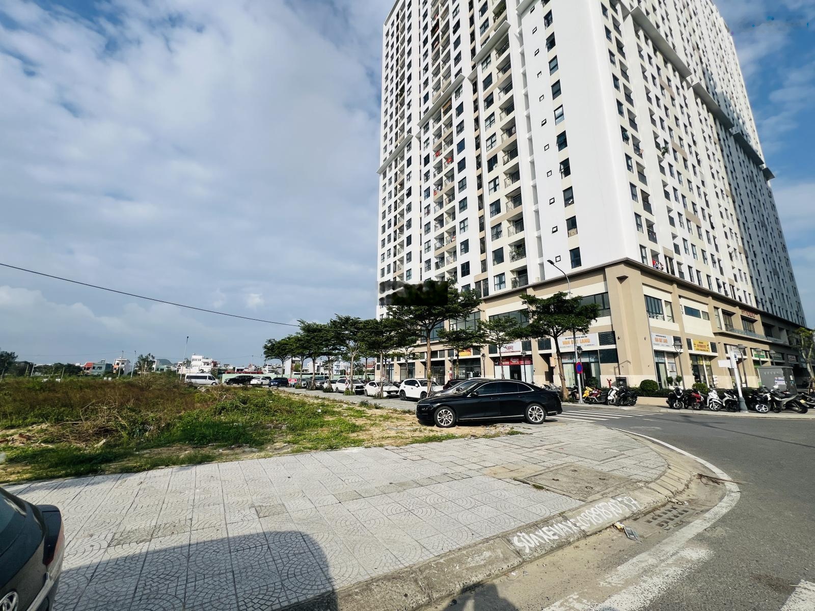 Cho thuê đất góc đường hoàng minh thắng (đối diện 4 toà chung cư fpt plaza)