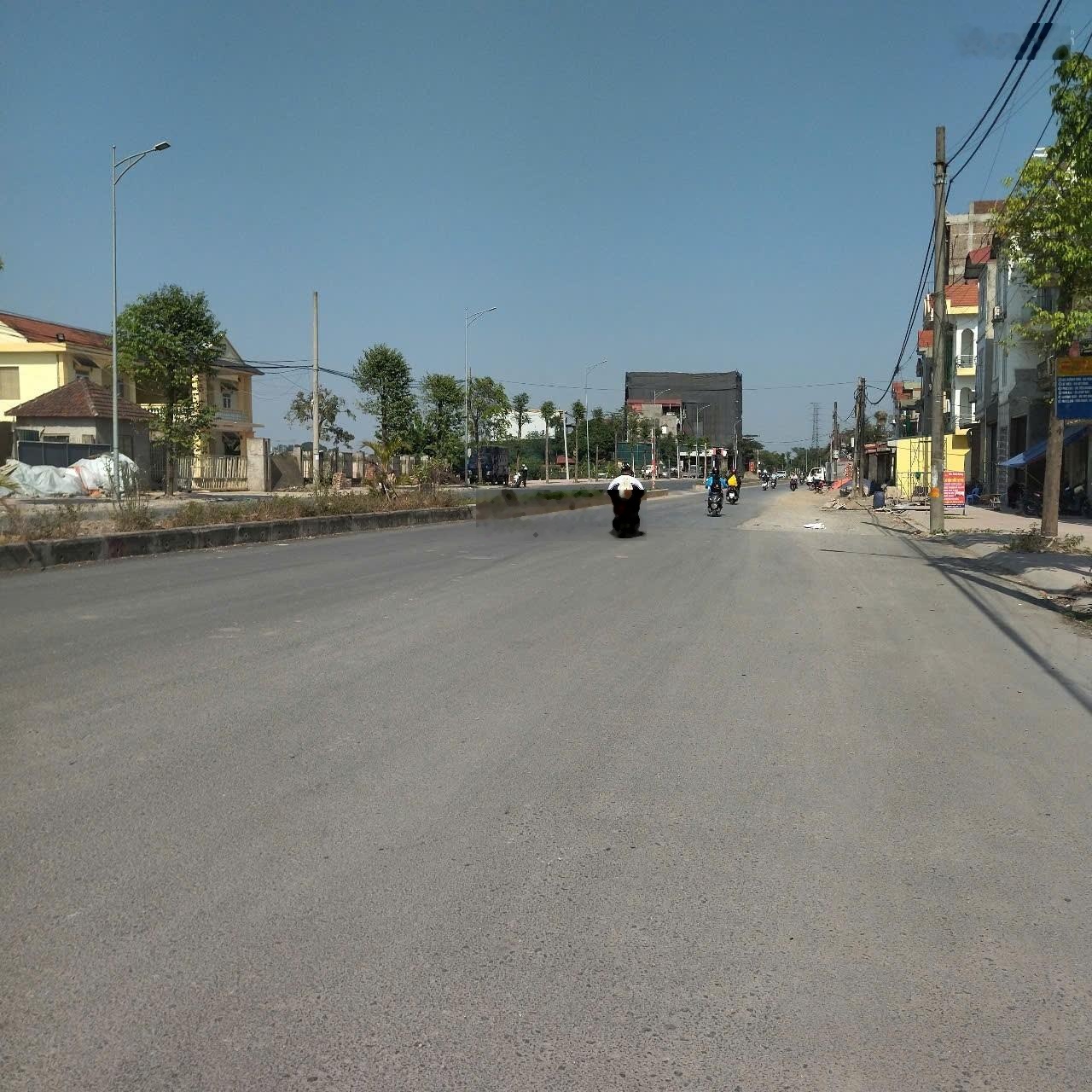 Cho thuê kho xưởng đường 32 Đức Thượng Hoài Đức 800m2 làm kho xưởng, điện 3 pha xe công đỗ cửa