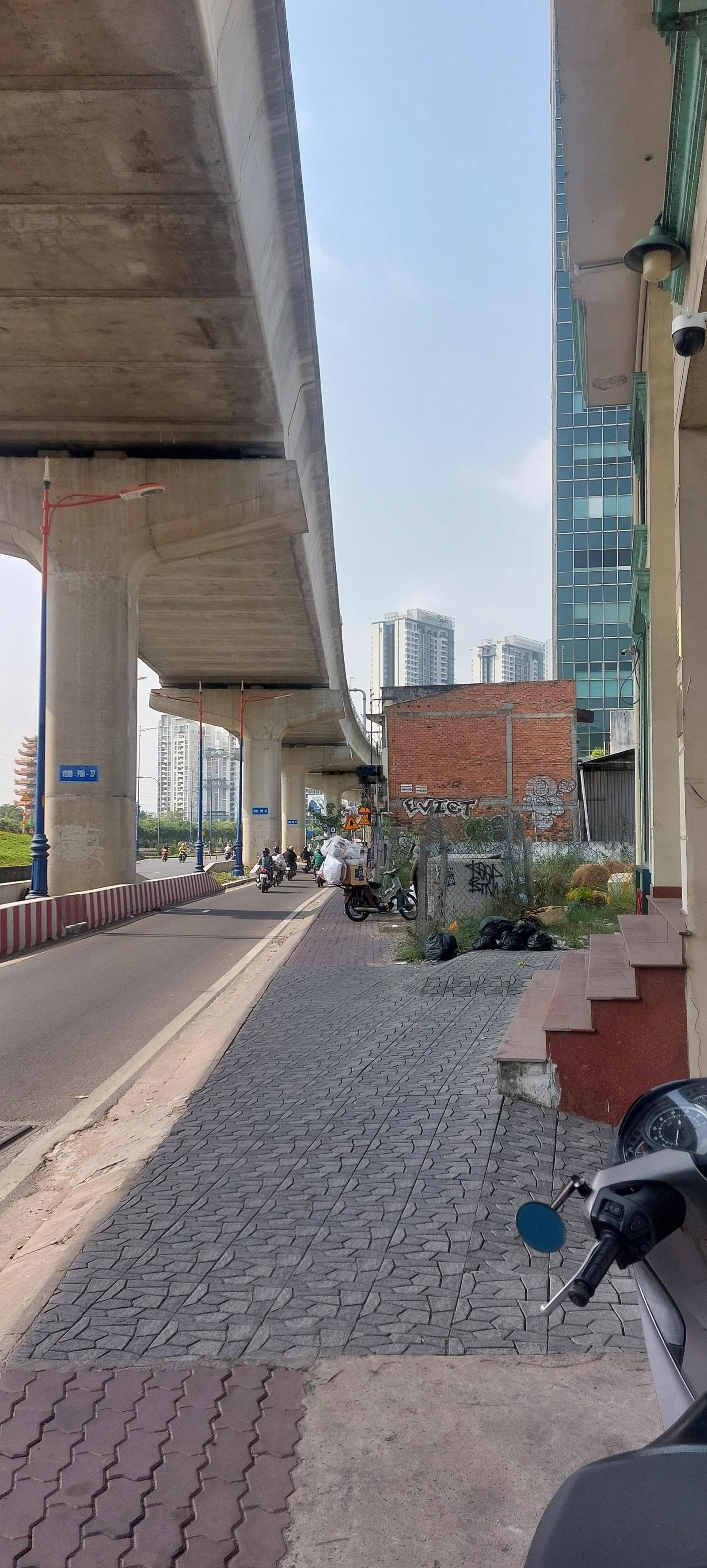 Cho thuê 3.000m² đất mặt tiền Xa Lộ Hà Nội ngay Khu Thảo Điền