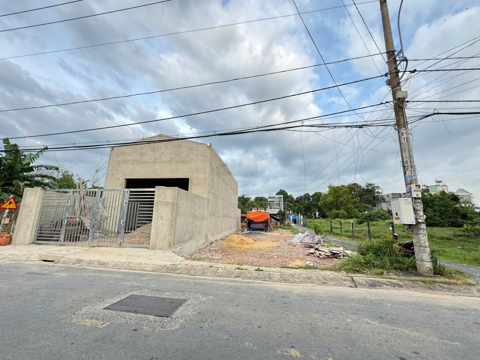 Bán 226m2 đất mặt tiền đường phùng thị chuyện , thới tam thôn , hóc môn giá 7,29 tỷ thương lượng