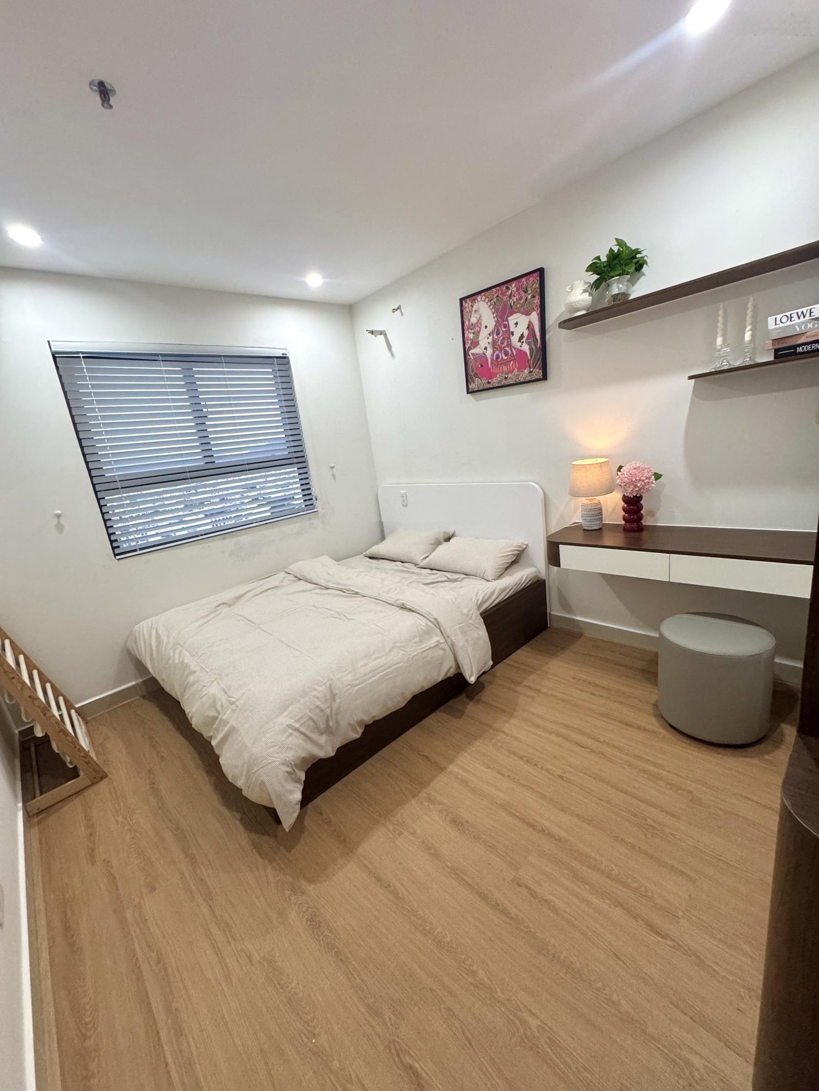 Bán căn hộ CT2 VCN Phước Hải tầng trung view Cao Bá Quát full nội thất xịn