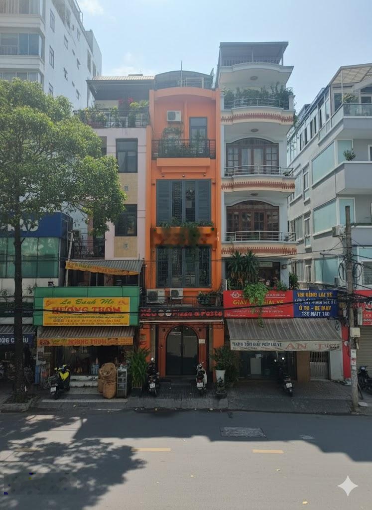 Bán nhà mặt phố tại Nhật Tảo, 24 tỷ, 51m2 hàng hiếm bao đẹp