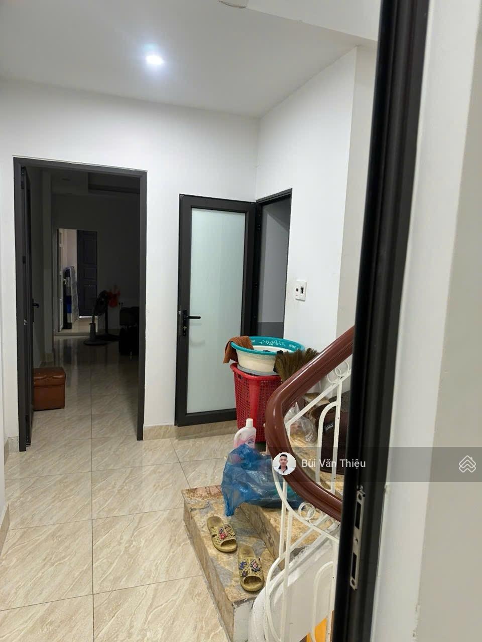 Nhà 5 tầng mặt đường Trần Nguyên Hãn , xây cực đẹp