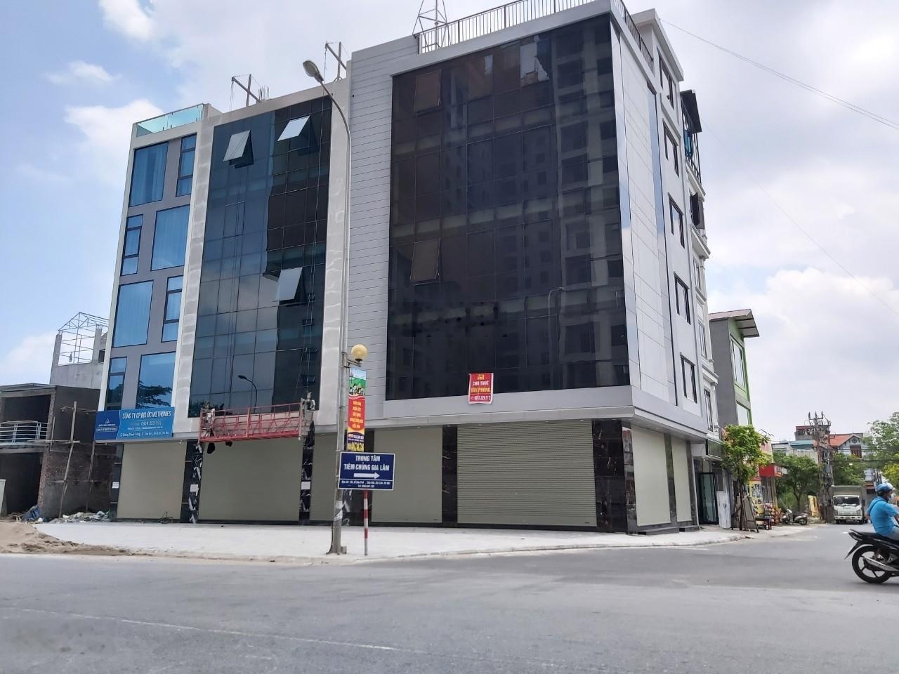 Cho thuê Tòa (Kinh doanh và VP)Mặt phố Ngô Xuân Quảng, PCCC, thang máy, hầm để xe. 110m2x6T-Giá tốt